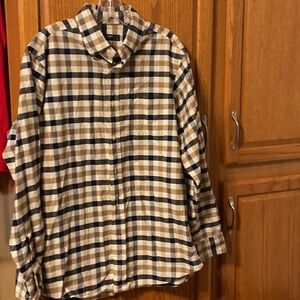 Gently used long sleeve button-down shirt by Daniel Cremieux size medium